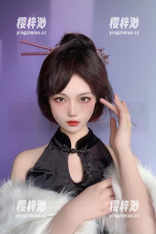 戚顾儿的写真，搭配体操服，构成了一种令人不自觉关注的氛围。