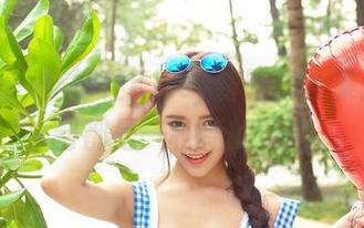 推女神 – 施忆佳Kitty酱眼镜合集：每一副都是一种新的可能