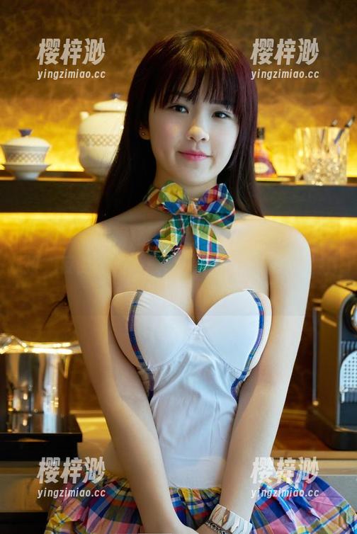 推女郎-赵惟依 推女郎 - 高跟鞋里的赵惟依,原图如此直接,反倒让人心思复杂不已,图册像是打开了小剧场。