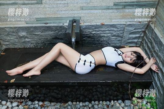 推女郎 - 图包在手，眼睛不自觉就想多看几遍：陆瓷那个黑丝，咳咳，你懂的。