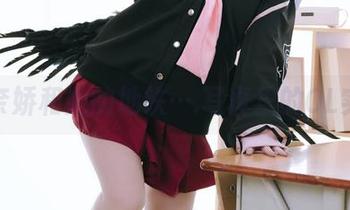 日奈娇和她的地铁….写真里的OL实录