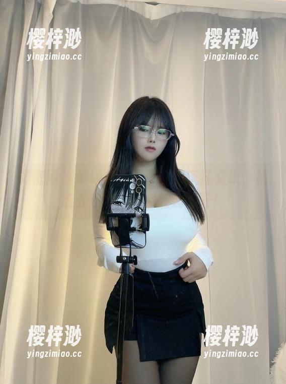 微密圈 - 草绿与是可馨耶的疯狂交织，精选五分钟，让你脑洞大开！