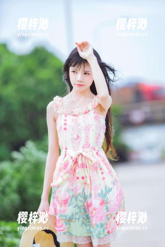 在桜桃喵的私房图片里，天火泳装也太让人浮想联翩了吧？