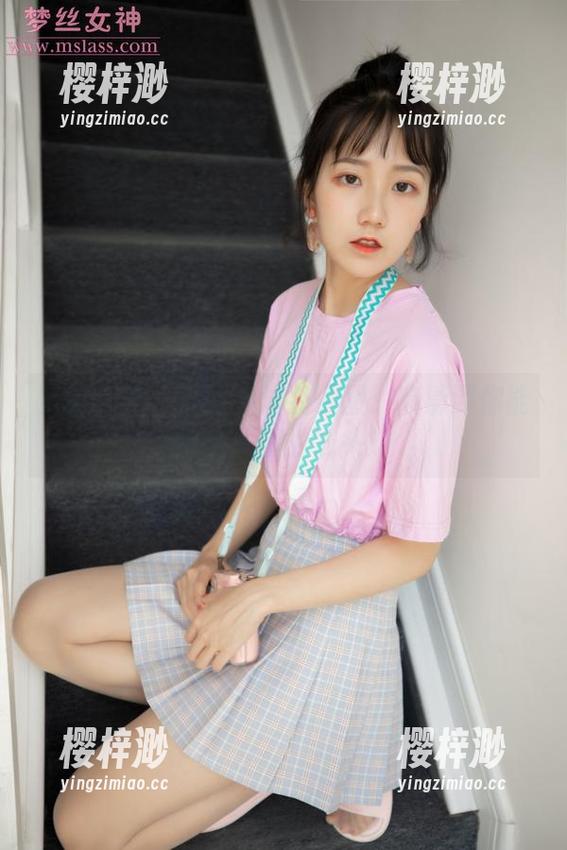 梦丝女神 - 王娇娇泳装原图：高清到你能数出泳裤的线头！