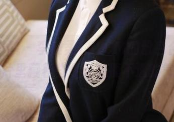 模范学院 – 李雅柔182CM的粉色合集，照片里藏着些令人捉摸不透的气息