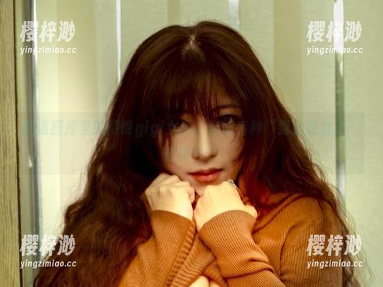 高清图库里的樱晚gigi女王，偏偏有种“我就是女王”的霸气。