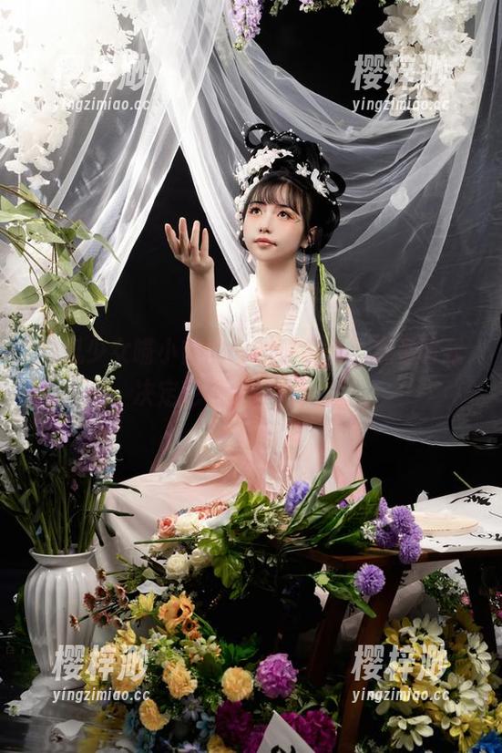 爆机少女喵小吉 爆机少女喵小吉的间谍过家家,观看时我决定也行个间谍角色!