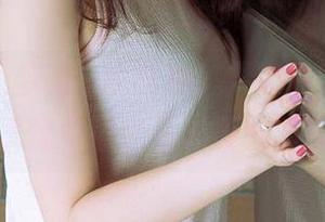 爱尤物 – 梦心玥的照片，一步一喘息，原图的恍惚竟带来某种莫名的温柔。