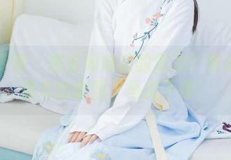 物恋传媒 – 想看姐妹花的活力？快来下载嘉木的套图，马虎不得！