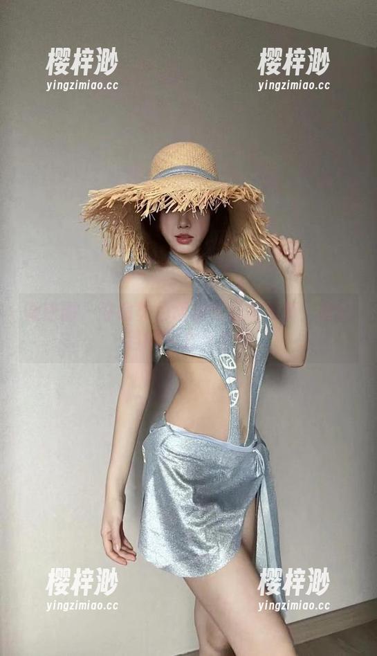 琳铛铛 微密圈 - 夺命黄色战袍与私房写真:琳铛铛的实力与个性