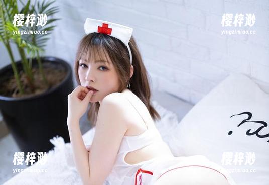 看！白露Bululu以皮衣打卡最新写真，完美诠释酷女孩儿。