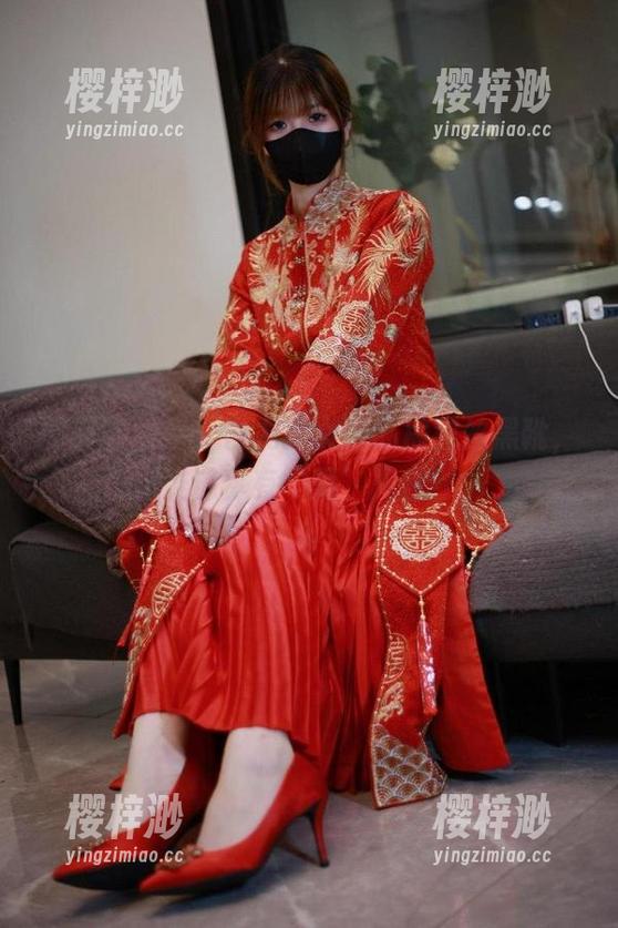 微密圈 - 看！白龙猫女的私房黑丝黑靴，难道真有‘黑’光芒？