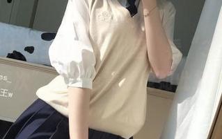 在眼酱大魔王w的图册里，看“30d灰蕾丝胖次”，灰色竟然能如此撩人。