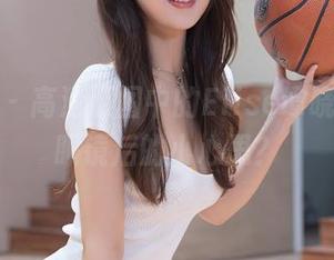 秀人网 – 高清原图中的Elise谭晓彤，大眼镜后的小心思？