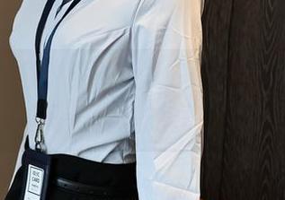 秀人网 – 俞夕梦的礼服，丢了圣光，留下的竟是满满的真实感！