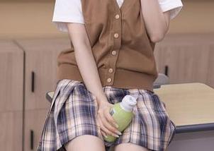 秀人网 – 和服写真中的我，原图十分自然，俞漫说这叫“无序的优雅”。