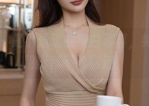 秀人网 – 是小逗逗的纯白写真，纯净得连阴影都不敢靠近！