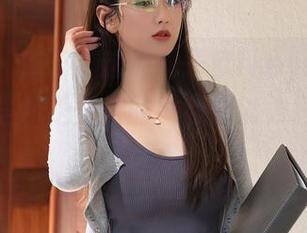 秀人网 – 算了，这波林子欣freya的泳衣图集，居然是免费的？我还以为得花钱呢，哼。