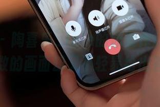 秀人网 – 陶喜乐_lele的泳装作品，潜藏着无数的画面却又不轻易给出答案。