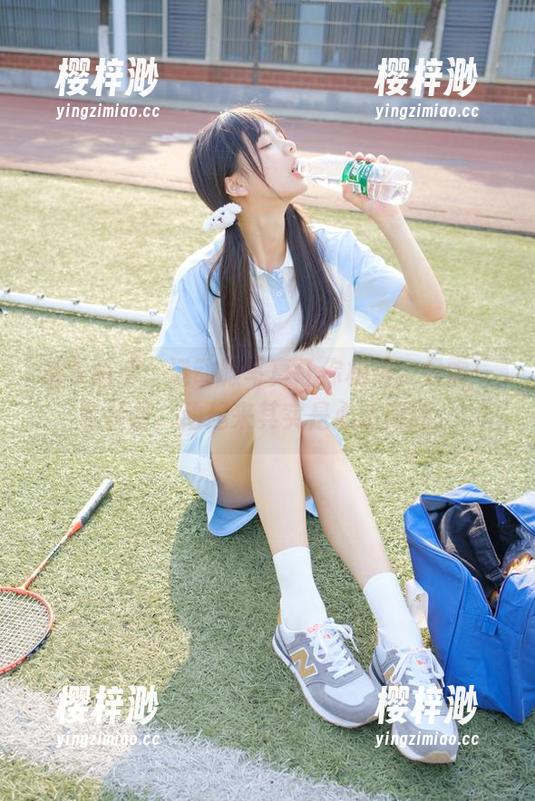 稚乖画册：运动服写真让你相信，只需一套装备，动起来其实是心态问题。