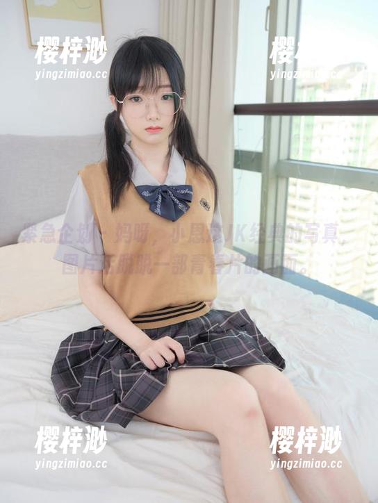 紧急企划-小恩 紧急企划 - 妈呀,小恩这JK经典的写真,图片活脱脱一部青春片的画面。