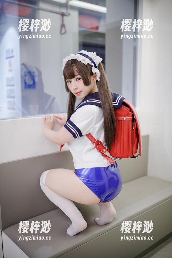 胡桃喵的cos新作，今天学小犬，不过还是逃不掉我喵的本色！