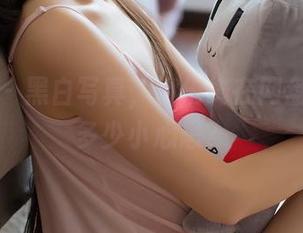 菠萝社 – 黑白写真，柳侑绮在网盘里藏了多少小心思？