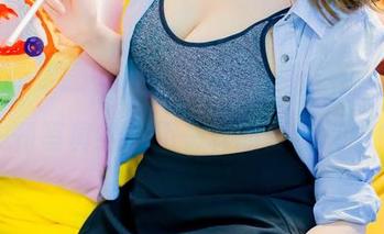 菠萝社 – 一点都不圣光，王语纯的8月第一刊写真给你不一样的夏日气息！
