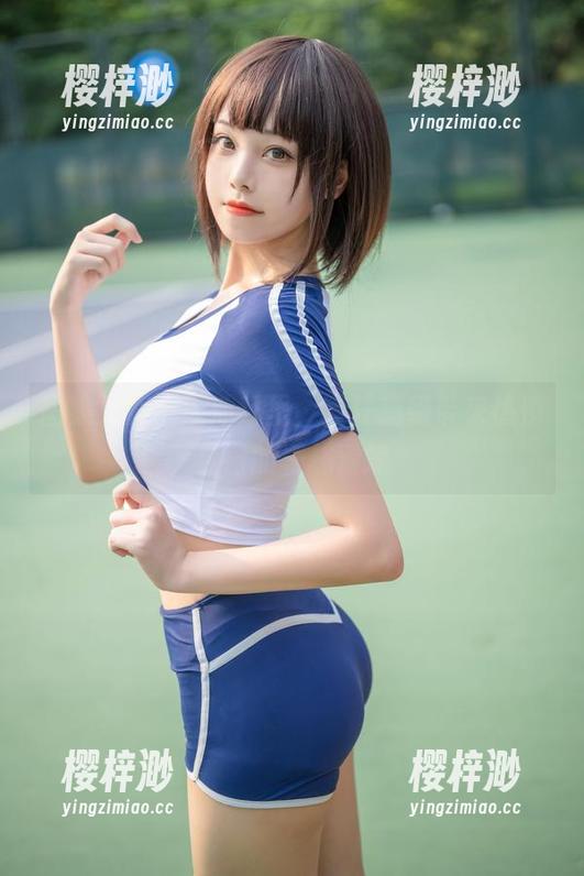图集更新！泳池秀里，蜜汁猫裘带来热辣夏日的一抹清凉