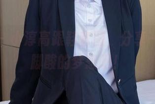 袜啵啵 – 小淳高跟鞋套图，分享一个让人脚酸的梦想吧！