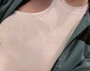 写真界的小可爱——贝贝琪Becky的红裙套图，谁说不能玩得起来？