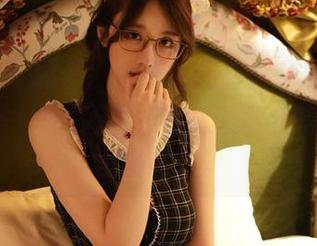 微密圈 – 绳子、垫子，还有轩子巨2兔的体操服——这画面…写真图册我得锁起来慢慢欣赏。