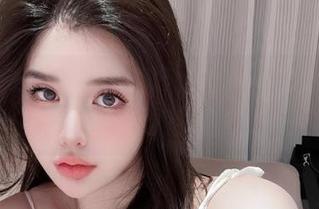 微密圈 – 阿色的蓝色妖姬写真，究竟是美还是只会摆姿势？