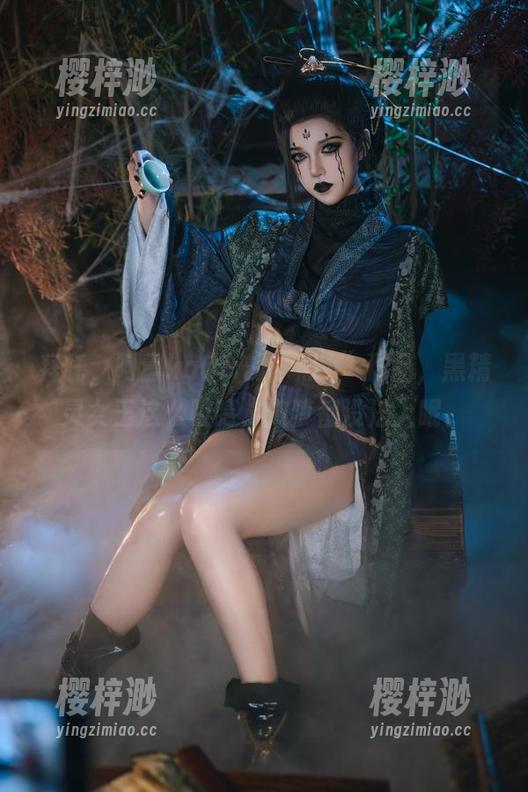阿薰kaOri 拜托,阿薰kaOri的“黑獣”作品,黑精灵女王这么吸睛,做梦都没法入眠。
