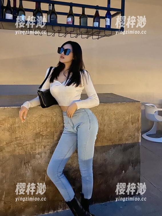微密圈 - 福利来了，陈佩奇的粉红樱桃写真，要把你的春天点成樱桃派！