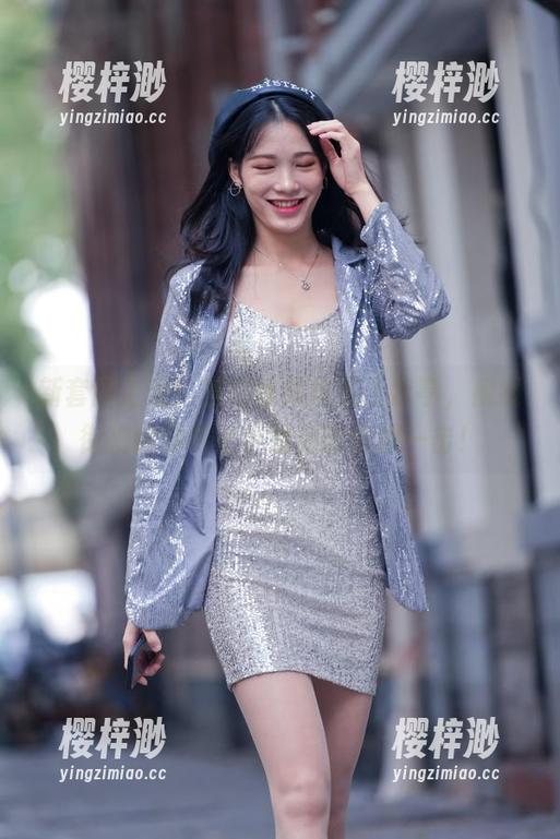 魔镜街拍 新套图上架!当肉丝旗袍遇上凉亭,魔镜街拍给你奉上小姐姐的优雅一击!
